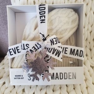 Steve Madden Hat & Mitten Set